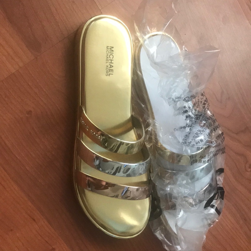 MK Keiko Slide. Metallic